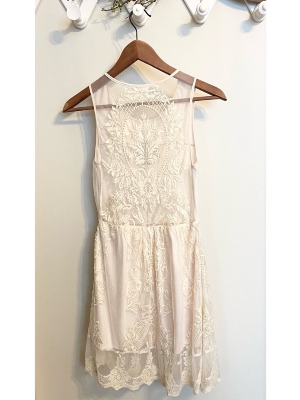 Gentle Fawn Cream Embroidered Sleeveless Dress - Picture 2 of 13